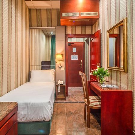 Castro Pretorio Easy Rooms روما المظهر الخارجي الصورة