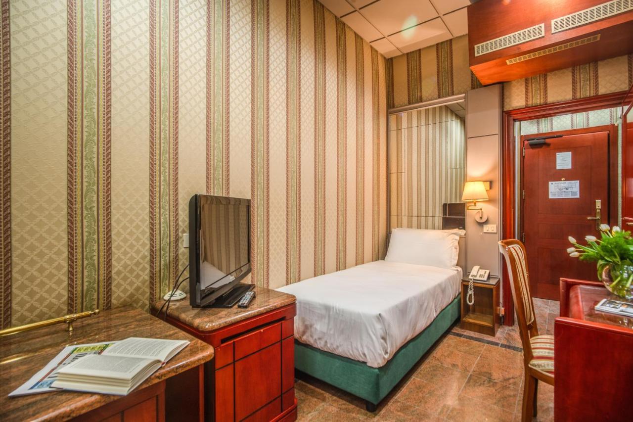 Castro Pretorio Easy Rooms روما المظهر الخارجي الصورة