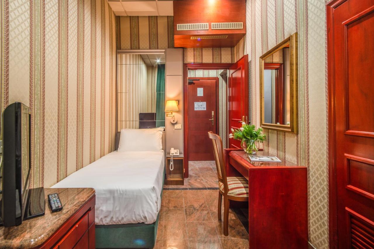 Castro Pretorio Easy Rooms روما المظهر الخارجي الصورة