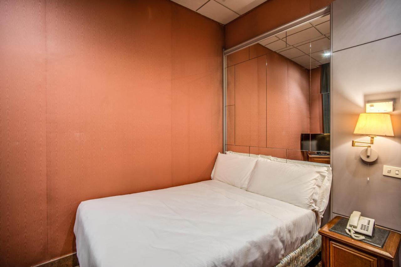 Castro Pretorio Easy Rooms روما المظهر الخارجي الصورة