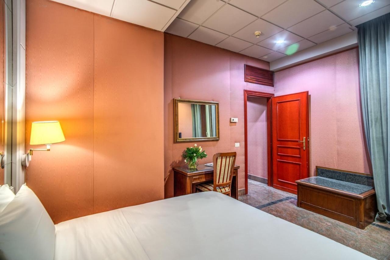 Castro Pretorio Easy Rooms روما المظهر الخارجي الصورة